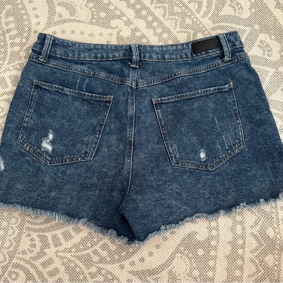 SoundStyle denim shorts. Size 12, raw edge bottoms. EUC - Picture 2 of 4